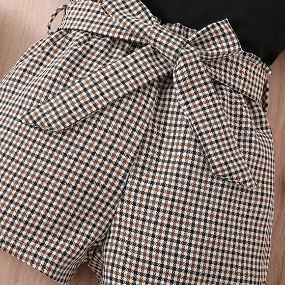 New 2 Piece Stylish Black Crew Neck Top with Checkered Bow Short Size 5/6 - Picture 5 of 6